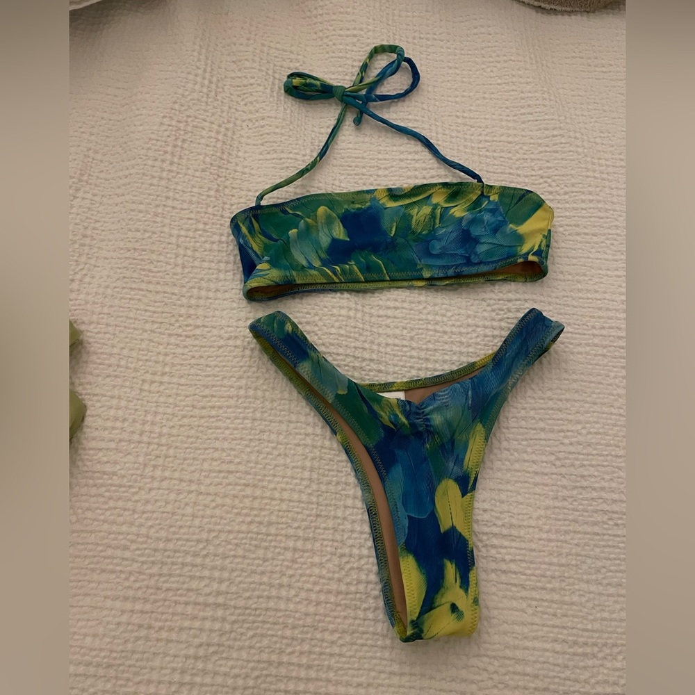 Melisa simone bikini